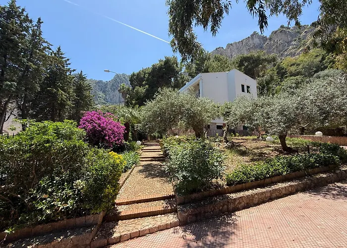 Villa Rubino Mondello Guest house - By Rentalbeb Italy